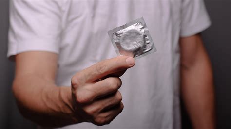 Blowjob ohne Kondom Hure Neuzeug